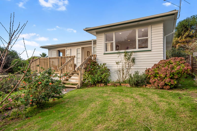 46 Melba Street, Beach Haven, Auckland - Carousel 21