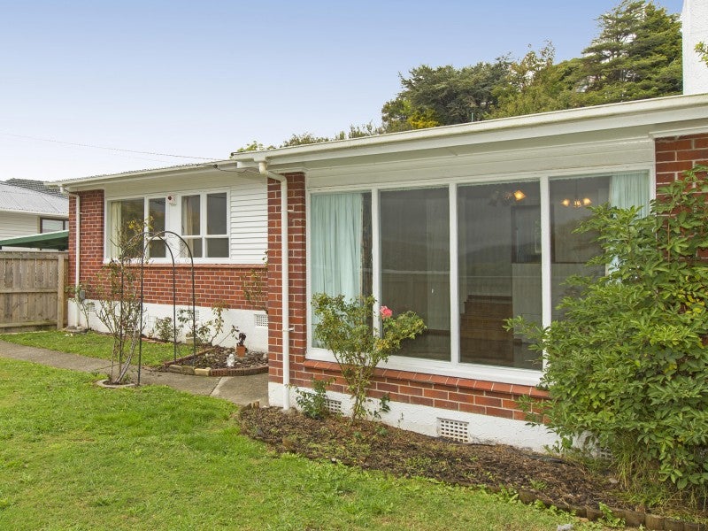 210 Waddington Drive, Naenae, Lower Hutt - Carousel 1