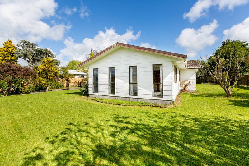 46 Clarke Avenue, Highbury, Palmerston North - Carousel 23
