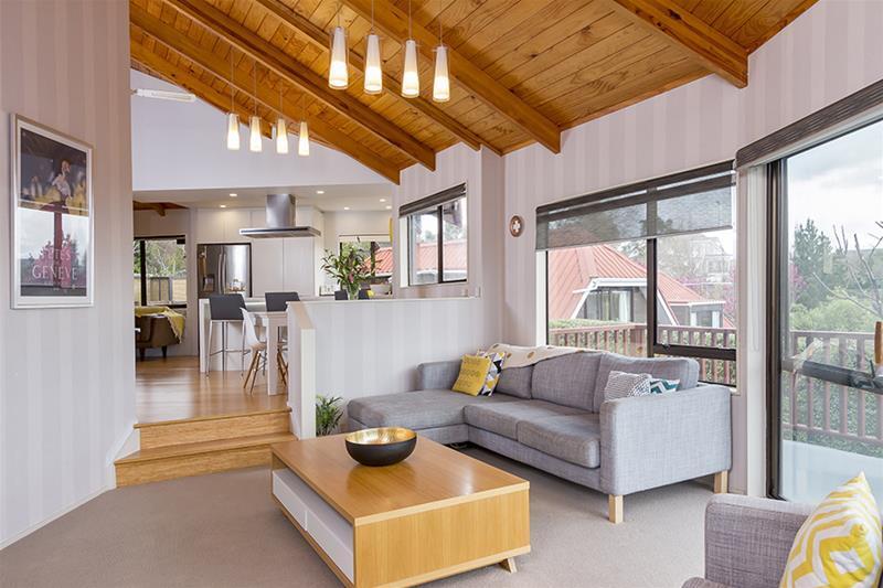 22 Charles Dickens Drive, Mellons Bay, Auckland - Carousel 2