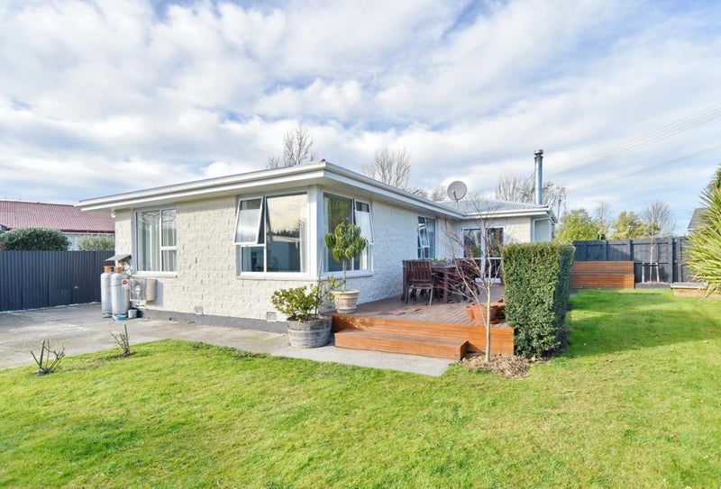 11 Hannah Place, Redwood, Christchurch - Carousel 1