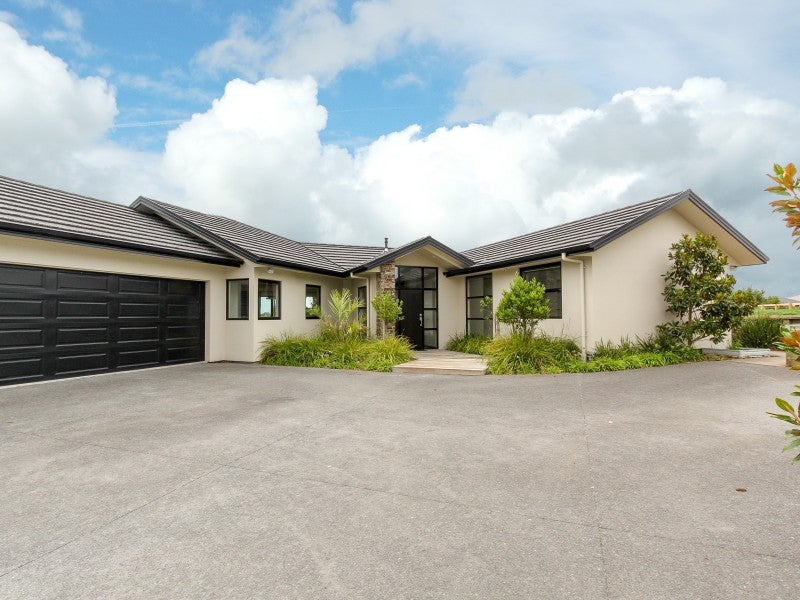 26 Links Drive, Waiwhakaiho, New Plymouth - Carousel 1