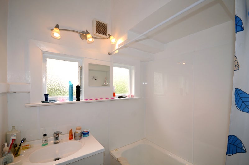 318 Ferry Road, Waltham, Christchurch - Carousel 9