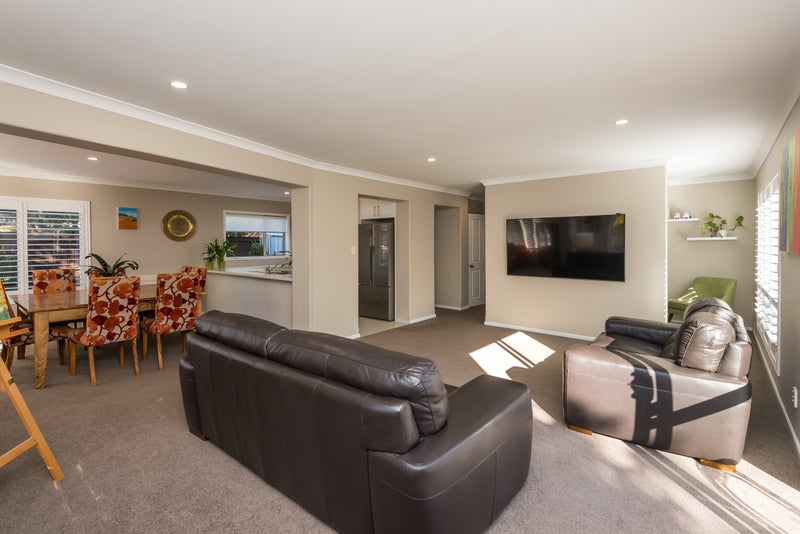 2 Seclusion Lane, Parklands, Christchurch - Carousel 2