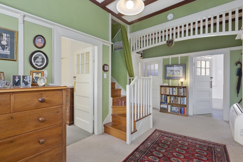 83 Preston Crescent, Belleknowes, Dunedin - Carousel 2