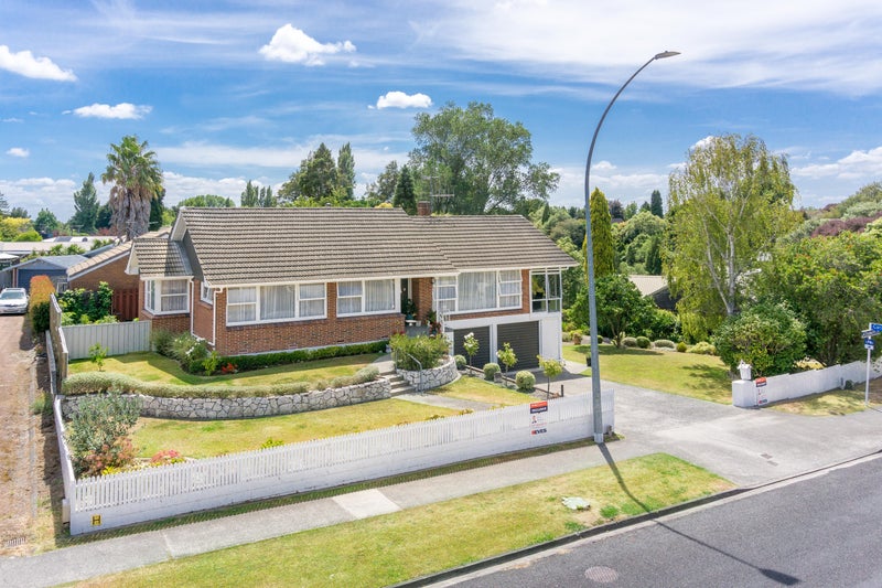 15 Chedworth Avenue, Chedworth, Hamilton - Carousel 20