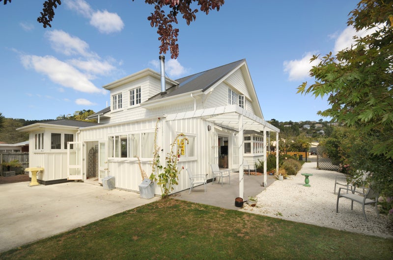 21 Lascelles Street, Saint Martins, Christchurch - Carousel 1