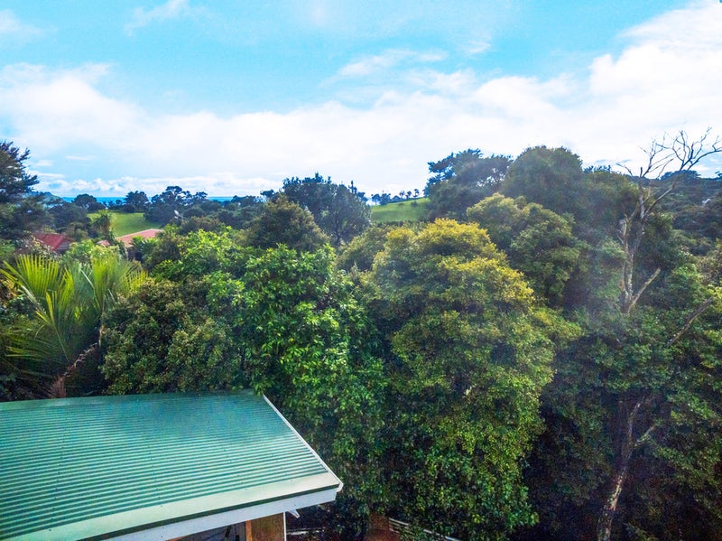 28 Scotts Terrace, Onetangi, Waiheke Island - Carousel 8