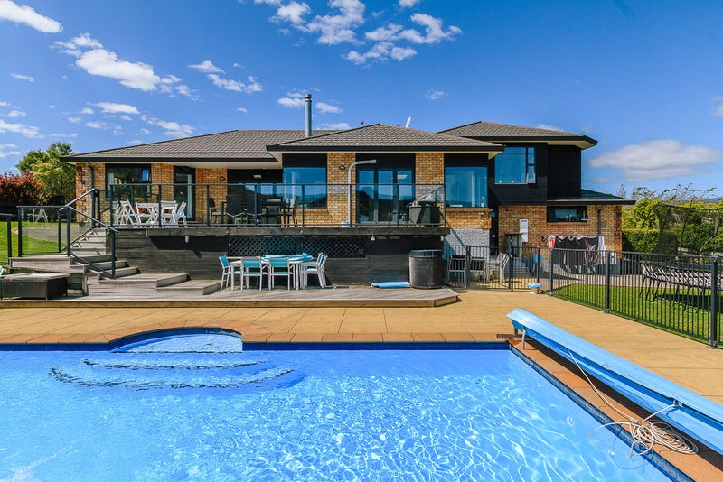 67 Kirton Drive, Riverstone Terraces, Upper Hutt - Carousel 1