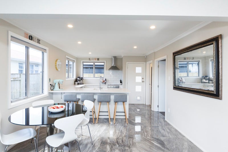 24 Roberts Line, Kelvin Grove, Palmerston North - Carousel 2