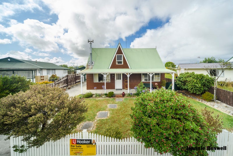 50 Rhodes Drive, Kelvin Grove, Palmerston North - Carousel 1