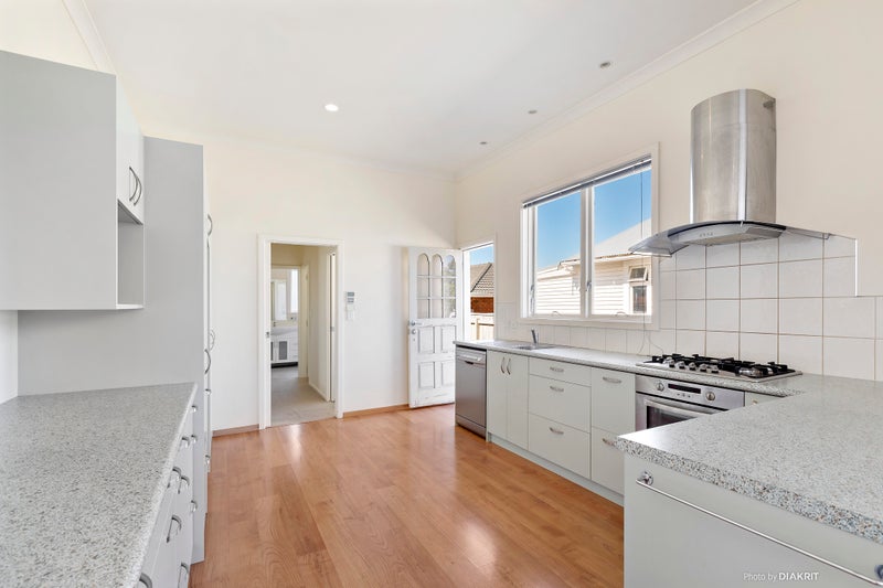 107 Rongotai Road, Kilbirnie, Wellington - Carousel 2