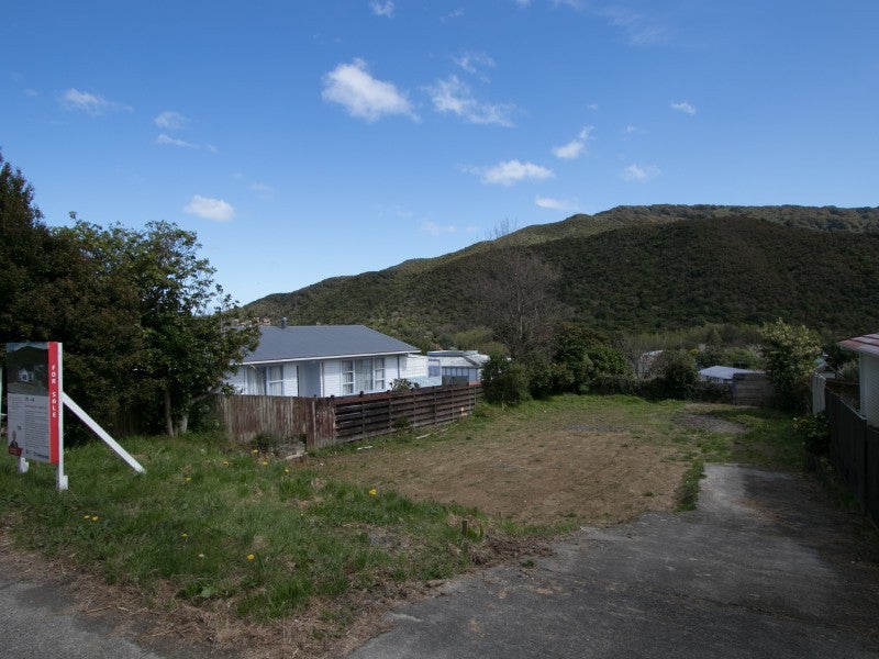 114 Coast Road, Wainuiomata, Lower Hutt - Carousel 1