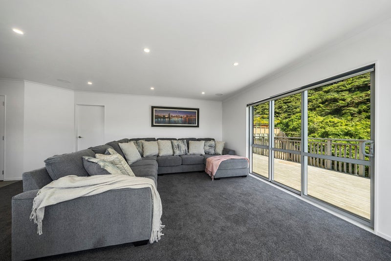 19 Tara Place, Belmont, Lower Hutt - Carousel 2