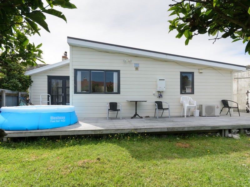 18 Glamis Avenue, Strathmore Park, Wellington - Carousel 1