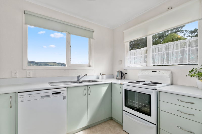 19 Summit Road, Fairfield, Lower Hutt - Carousel 2