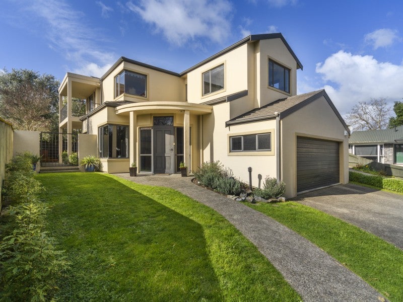 6 Astrid Court, Awapuni, Palmerston North - Carousel 1