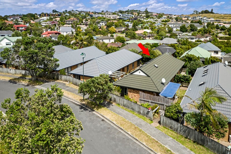 3/12 Northcross Drive, Oteha, Auckland - Carousel 2