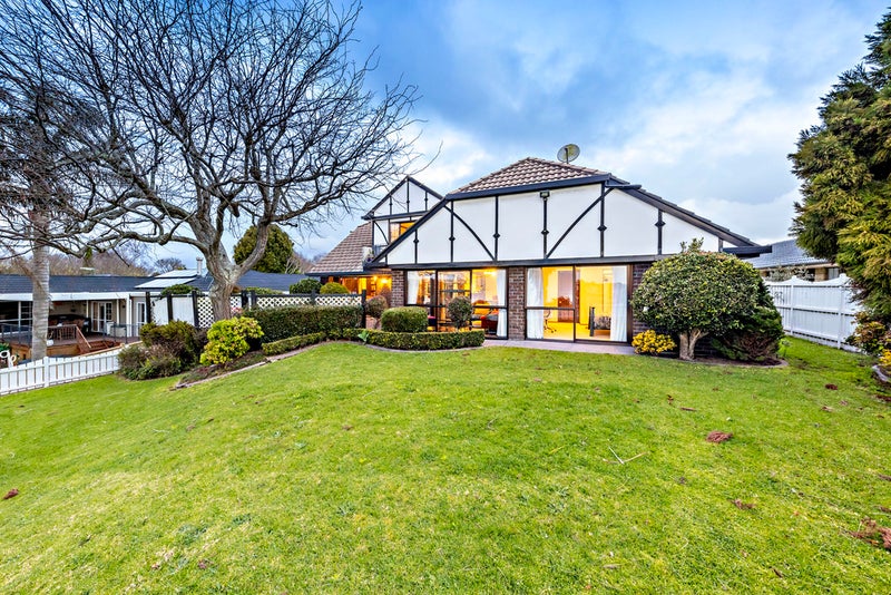 6 Chica Place, Conifer Grove, Takanini - Carousel 21