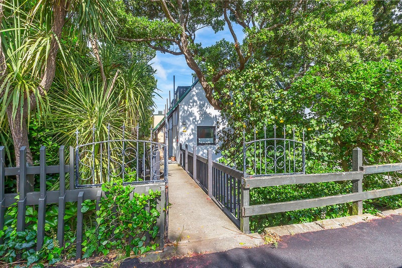 2/46 Hiropi Street, Newtown, Wellington - Carousel 2