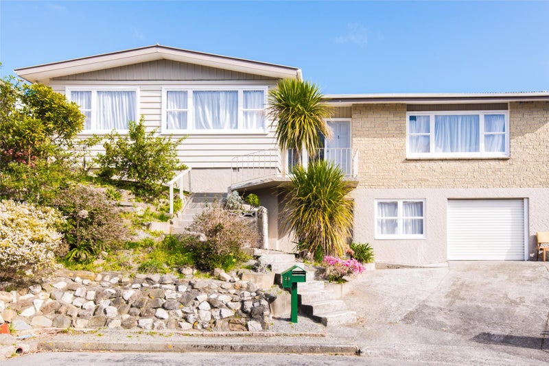 23 Glen Alton Avenue, Paparangi, Wellington - Carousel 1