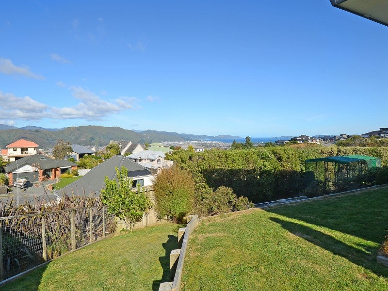 111 Redvers Drive, Belmont, Lower Hutt - Carousel 20