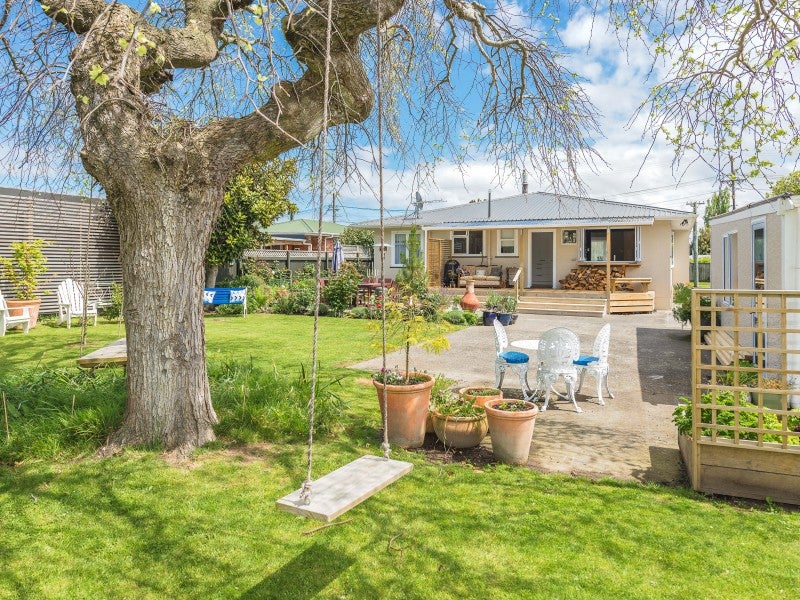 18 Raine Street, Whanganui East, Whanganui - Carousel 1