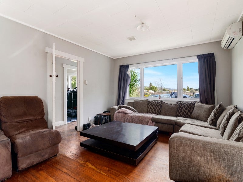 11 Lee Road, Hannahs Bay, Rotorua - Carousel 2