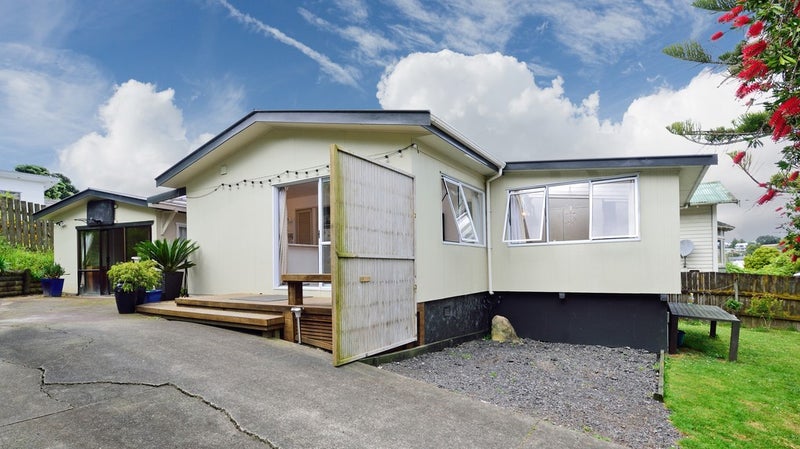 556 Whangaparaoa Road, Stanmore Bay, Whangaparaoa - Carousel 1