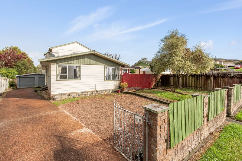 11 Pankhurst Place, Sunnyvale, Auckland - Carousel 1