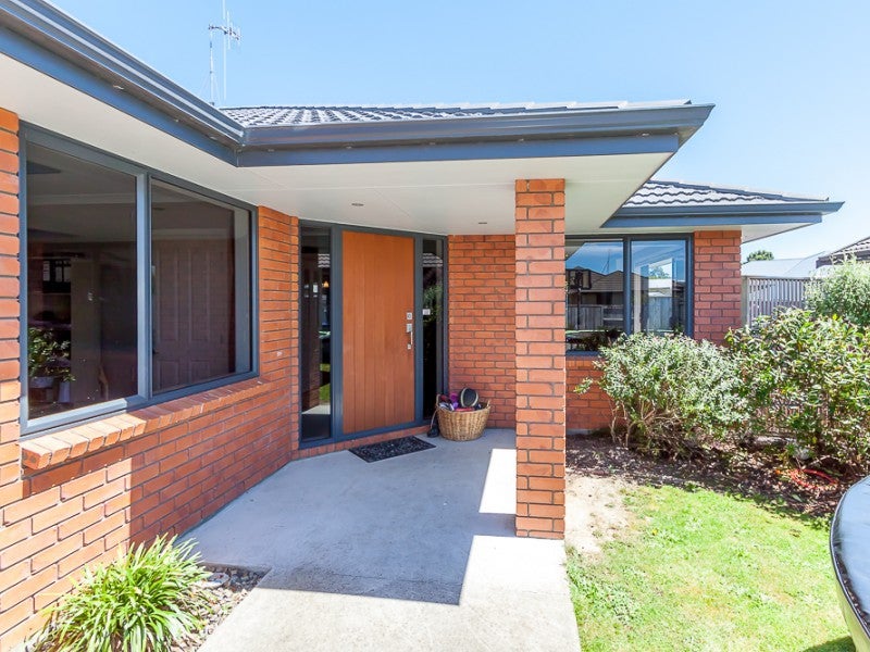 11 Sorrento Place, Kelvin Grove, Palmerston North - Carousel 2