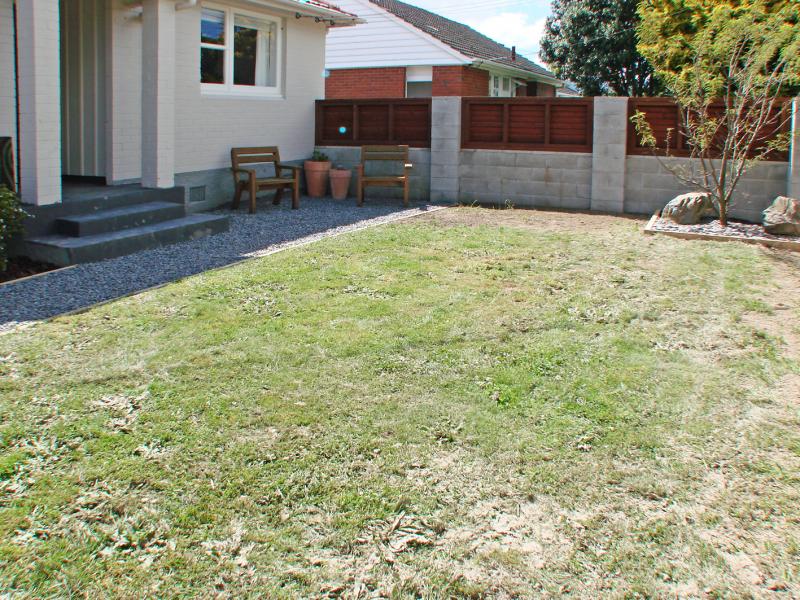 2/11 Naenae Road, Naenae, Lower Hutt - Carousel 16