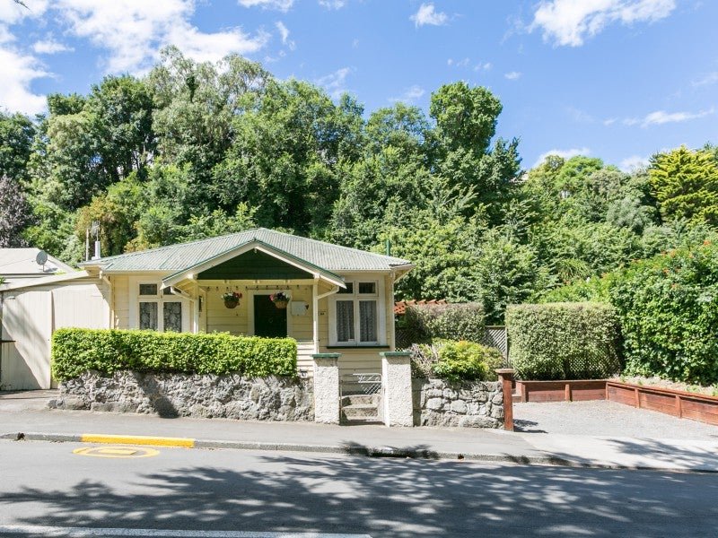 53 Milton Road, Bluff Hill, Napier - Carousel 1