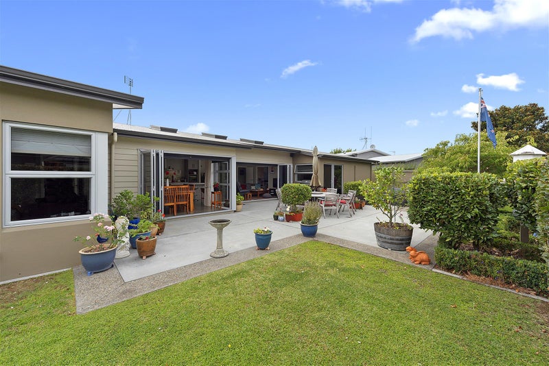 56 Palliser Drive, Huntington, Hamilton - Carousel 1