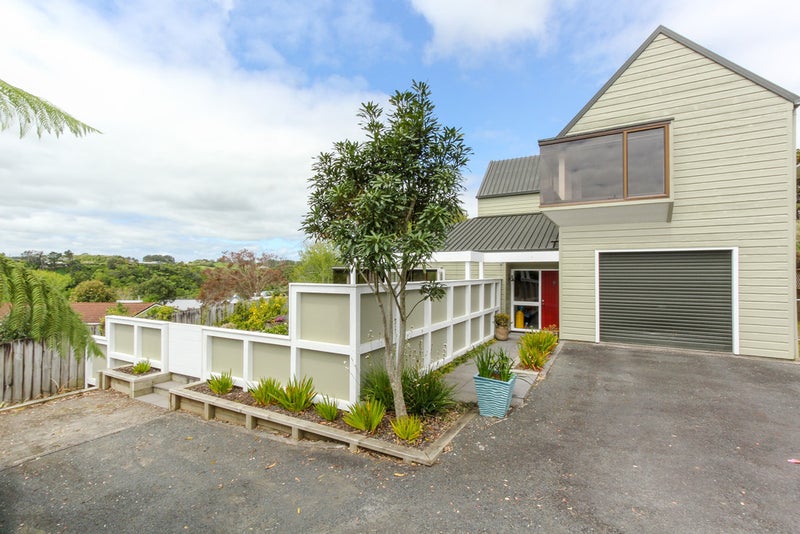 32 Karaka Street, Merrilands, New Plymouth - Carousel 21