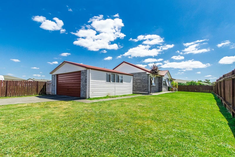 6 Harvard Court, Melville, Hamilton - Carousel 2