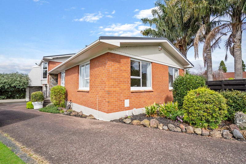 19 Polandson Place, Opaheke, Papakura - Carousel 2