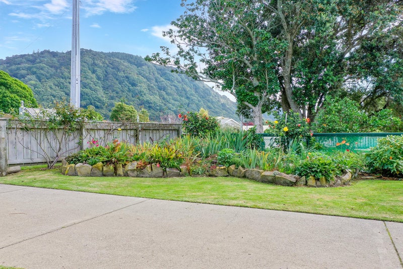 32 Nesbitt Street, Matata, Whakatane - Carousel 21