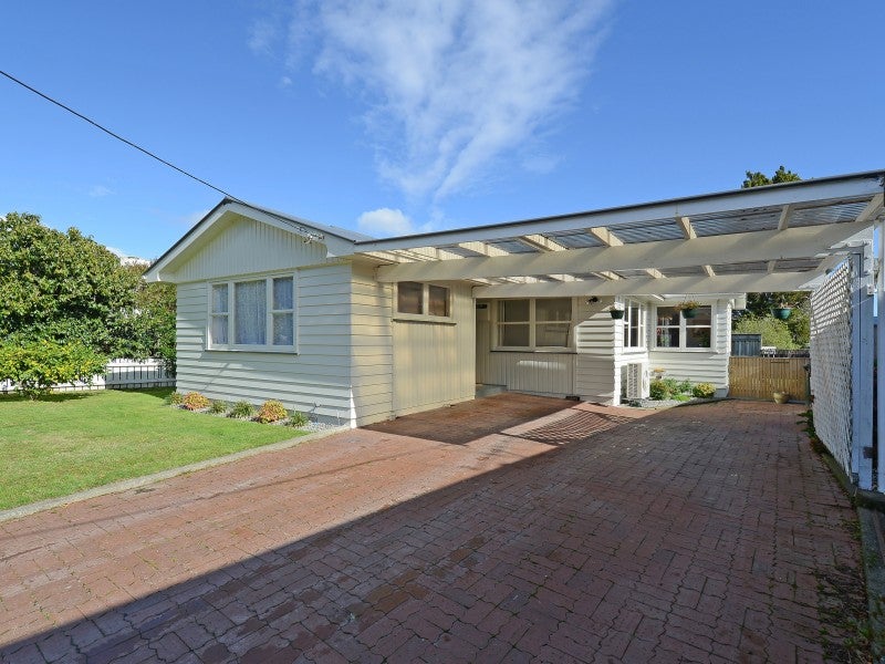 10 Cruickshank Road, Clouston Park, Upper Hutt - Carousel 1