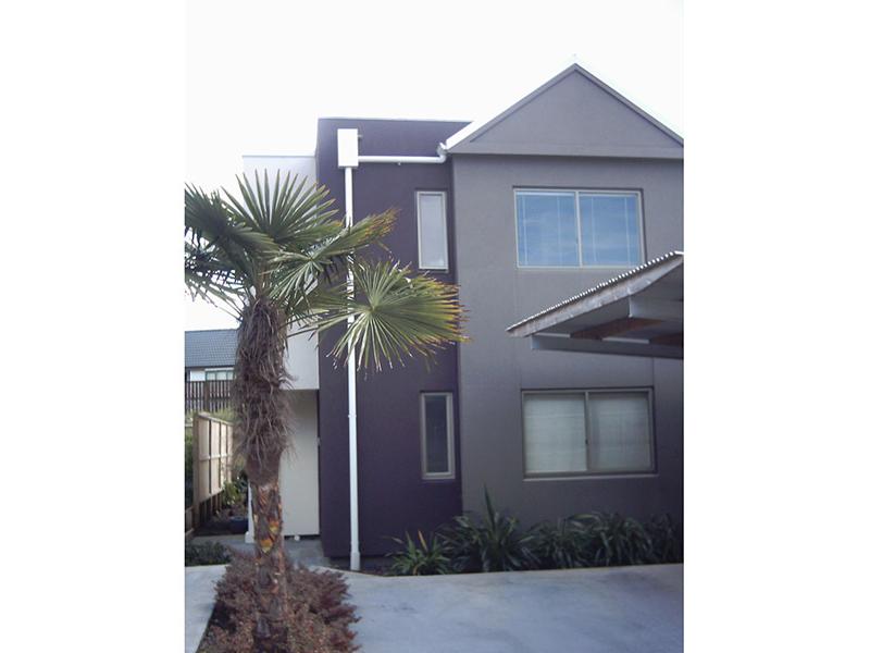 15B/21 Hunters Park Drive, Three Kings, Auckland - Carousel 2