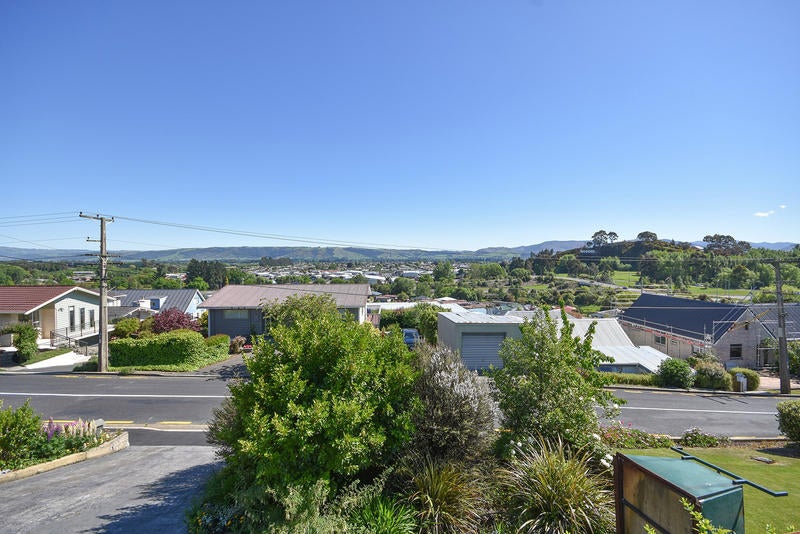 10 Clyde Street, Kinmont Park, Mosgiel - Carousel 18
