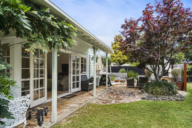 83 Nixon Street, Hamilton East, Hamilton - Carousel 18