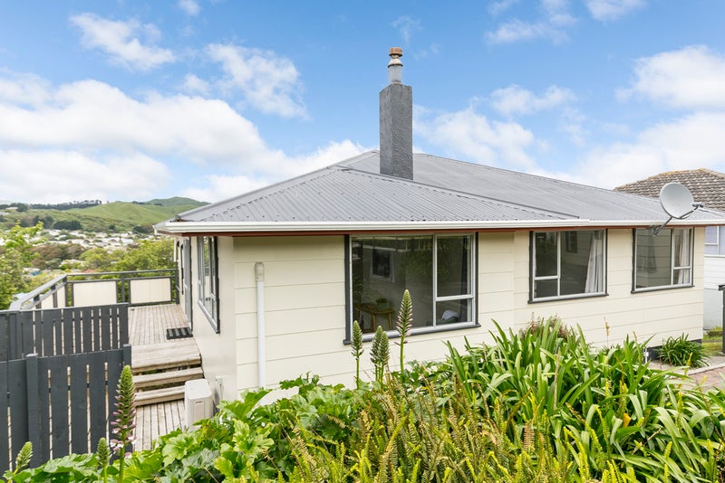 14 Excellency Terrace, Ascot Park, Porirua - Carousel 1