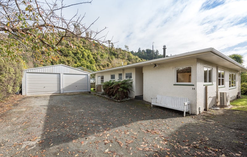 14 Blick Terrace, The Brook, Nelson - Carousel 2