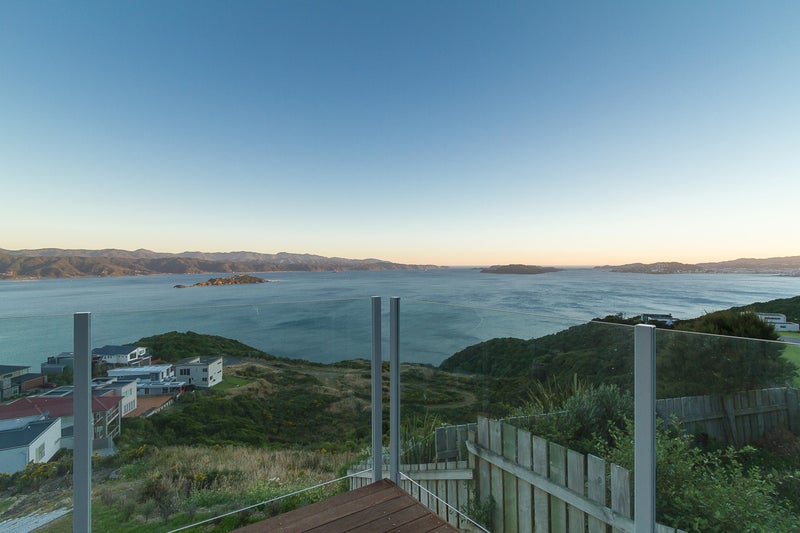 19 Bennett Grove, Newlands, Wellington - Carousel 18