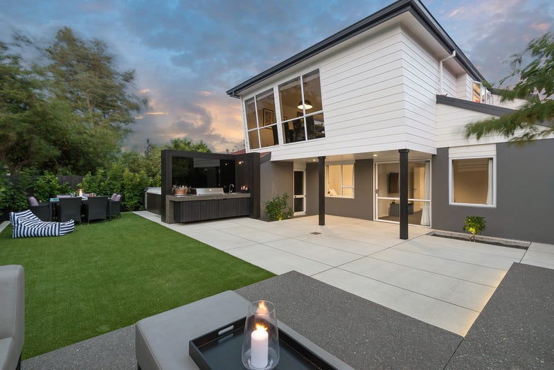 2/14 Bay View Road, Moncks Bay, Christchurch - Carousel 1