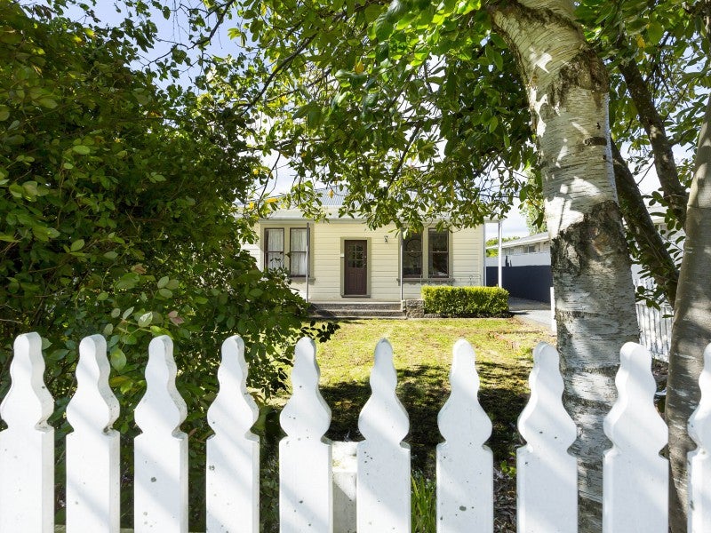 24 Riverbank Street, Ebdentown, Upper Hutt - Carousel 1