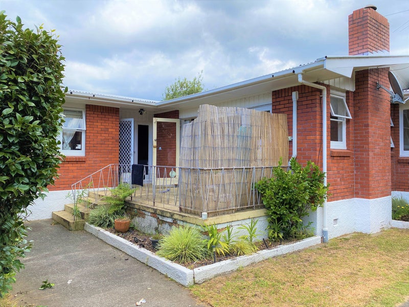 38 Rathgar Road, Henderson, Auckland - Carousel 1