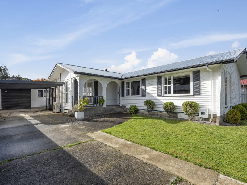11 Gemstone Drive, Birchville, Upper Hutt - Carousel 17