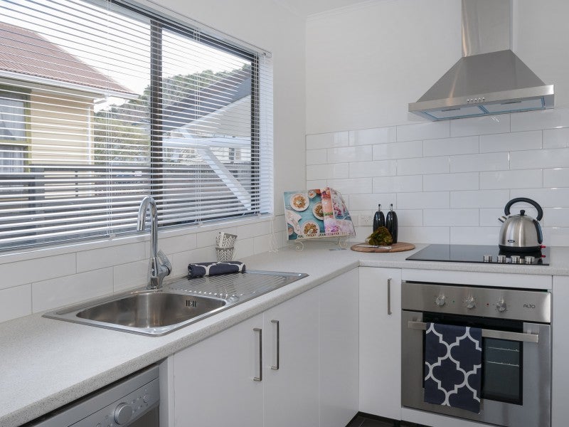 1 Renoir Avenue, Belmont, Lower Hutt - Carousel 2